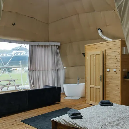 Glamping Louka * براغ