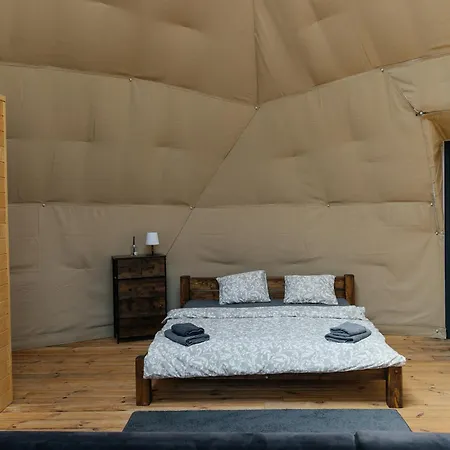 Glamping Louka براغ